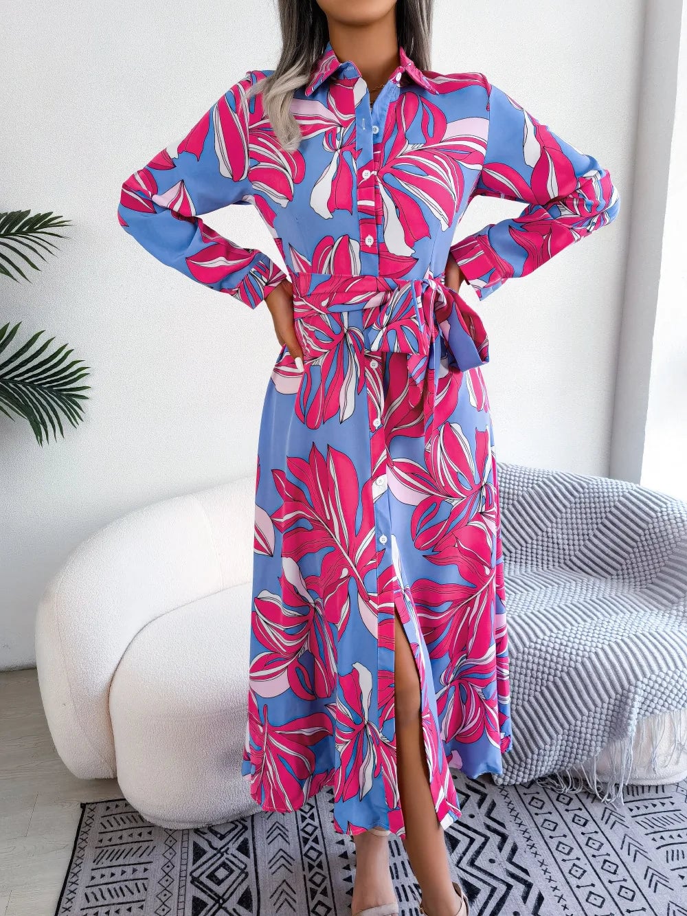 Ingrid Kjole til damer med revers med knapper og blomsterprint, billede 2